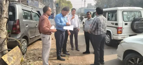 सीईओ ने किया नोएडा की सफाई व्यवस्था का निरीक्षण, लापरवाह कर्मियों की सेवा समाप्त