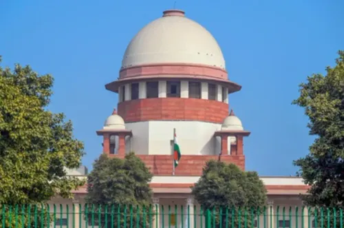 साकेत इमारत हादसा: सुप्रीम कोर्ट में स्टेटस रिपोर्ट दाखिल, एमसीडी पर लापरवाही का गंभीर आरोप