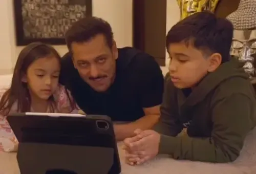 क्या एक्टर सलमान खान ने भांजे-भांजी के साथ 'मातृभूमि' गाते हुए वीडियो शेयर किया?