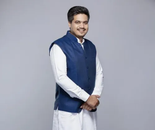 क्या समृद्धि महामार्ग में भ्रष्टाचार के सबूत हैं? रोहित पवार का आरोप