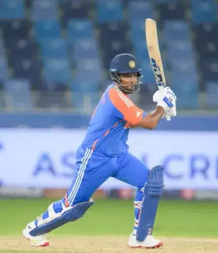 संजू सैमसन और तिलक वर्मा को मौके का इंतजार, बेहद खास उपलब्धि के हैं करीब 