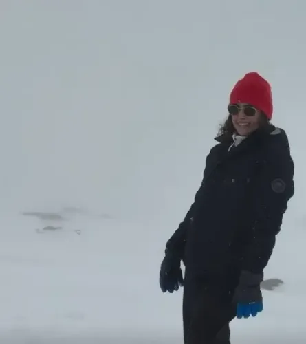 Sanya Malhotra Emulates Kajol's Charm While Dancing to 'Zara sa Jhoom lu main' in the Snow