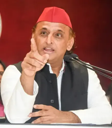 पार्टी विरोधी गतिविधियों में शामिल होने के आरोप में सपा ने निकाले तीन विधायक 