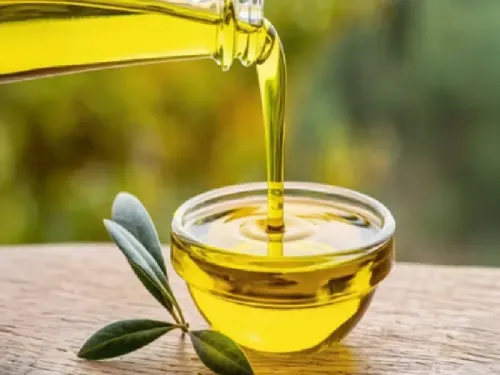 क्या सर्दी से जकड़ रहा है आपका शरीर? अरंडी का तेल देगा अद्भुत राहत और निखार!