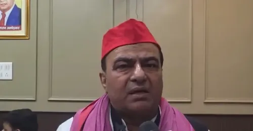 मदरसा डिग्री विवाद: सपा का तीखा हमला — 'सरकार चाहती है लोग राशन की कतार में खड़े रहें, सोचें नहीं'