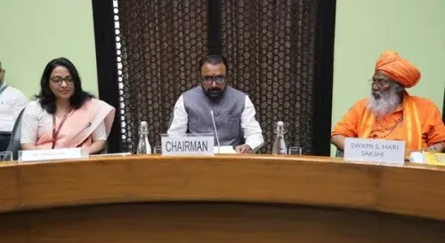 योग और प्राकृतिक चिकित्सा से निवारक स्वास्थ्य को बढ़ावा, आयुष मंत्री प्रतापराव जाधव ने संसदीय समिति को दी जानकारी