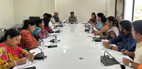 भाजपा नेताओं सत शर्मा और अशोक कौल ने संगठनात्मक कार्यक्रमों की समीक्षा की, नारी सशक्तिकरण पर जोर दिया