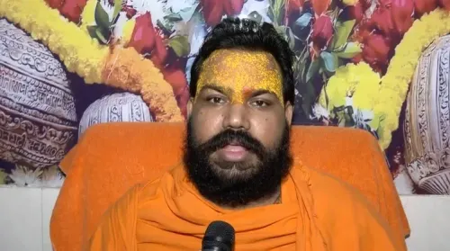 सतीश महाना के बयान पर आचार्य देवेश का पलटवार: 'राम मंदिर दानदाताओं की आस्था पर सवाल उठाना अपमान'