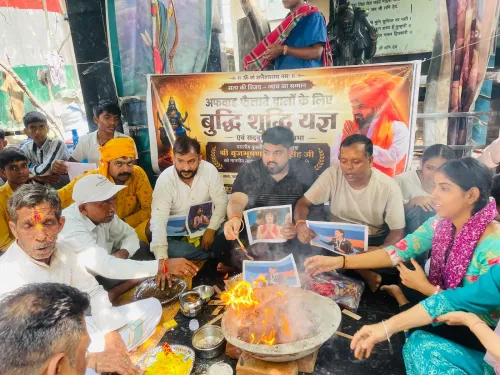 बृजभूषण शरण सिंह के बरी होने पर नोएडा में 'बुद्धि शुद्धि यज्ञ', युवा क्रांति सेना ने मनाया जश्न