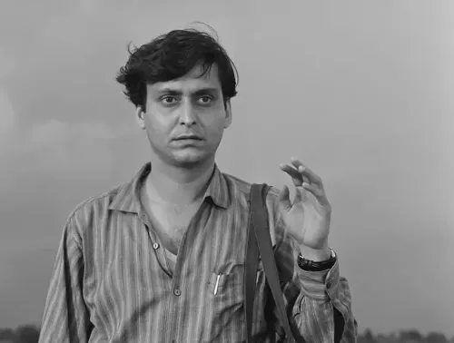 क्या सौमित्र चट्टोपाध्याय केवल अभिनेता थे या एक विचारशील कलाकार?