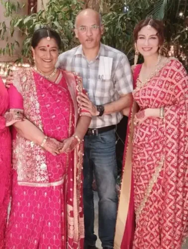 Saumya Tandon calls working with Sooraj Barjatya a dream on Yeh Prem Mol Liya set
