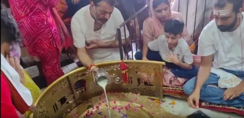 सावन के अंतिम सोमवार पर शिव मंदिरों में उमड़ा आस्था का जनसैलाब, जलाभिषेक से गूंजे मंदिर