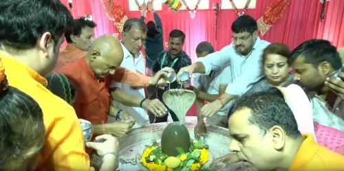 सावन शिवरात्रि 2025: झंडेवालन और दूधेश्वर नाथ मठ मंदिर में उमड़ी लाखों श्रद्धालुओं की भीड़