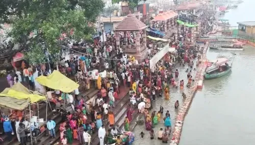 सावन पूर्णिमा पर सरयू घाट पर उमड़े लाखों श्रद्धालु, अयोध्या में शिव आराधना और रक्षाबंधन की धूम