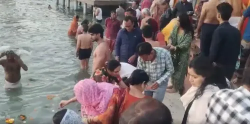 Vibrant Devotion in Haridwar as Baisakhi Snan Attracts Throngs to Ganga