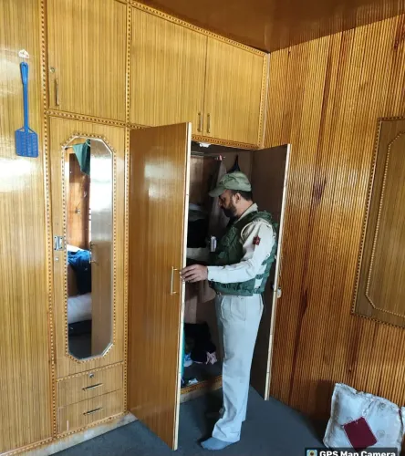 What Searches Are Being Conducted in Srinagar on Associates of Banned Jamaat & Hurriyat?