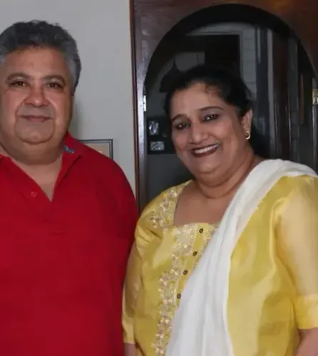 Seema Pahwa Celebrates 39 Years of Engagement with Manoj Pahwa