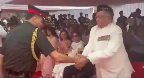 जनरल धीरज सेठ बने भारत के 31वें थलसेना प्रमुख, पिता लेफ्टिनेंट जनरल केएम सेठ को किया सैल्यूट