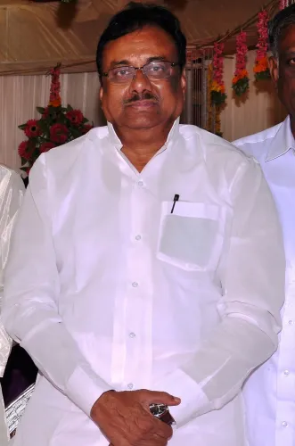 Veteran Congress Leader EVKS Elangovan Dies in Chennai