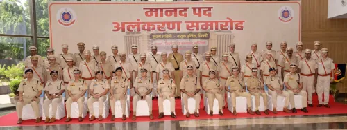 दिल्ली पुलिस के 101 कर्मियों को सेवानिवृत्ति से पहले मानद उच्च रैंक, PHQ में पिपिंग समारोह