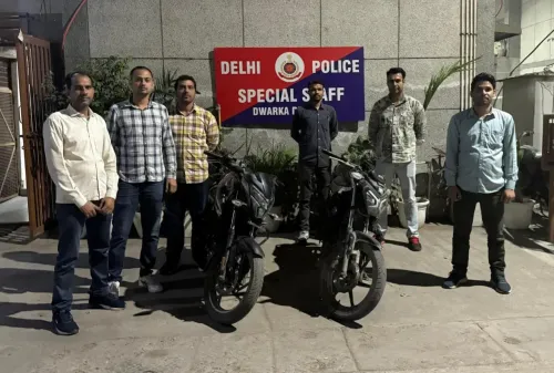 Delhi Police Arrests Seven Juveniles Linked to Motorcycle Theft Ring; Three Stolen Bikes Recovered