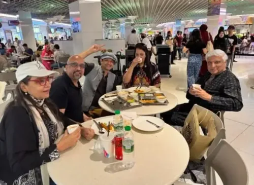 Shabana Azmi and Javed Akhtar Enjoy 'Masala Dosa' in Malaysia