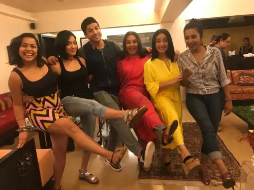 क्या शबाना आजमी ने अपने 'मैड ग्रुप' की झलक दिखाई?