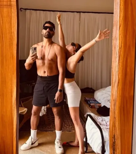 Shabir Ahluwalia Shares Playful Mirror Selfie with Kanchi Kaul