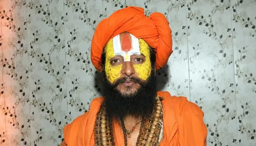 वक्फ बोर्ड घोटाले की जांच की मांग: रजवी बरेलवी के पत्र को अयोध्या के संतों का समर्थन