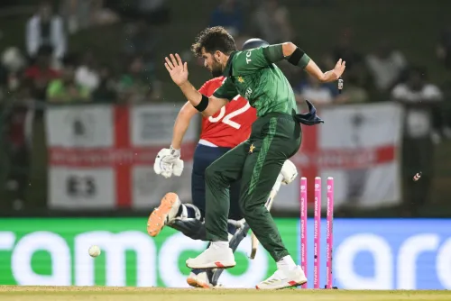 शाहीन अफरीदी का अद्भुत प्रदर्शन, टी20 वर्ल्ड कप में पहली गेंद पर विकेट लेकर बने पहले पाकिस्तानी गेंदबाज