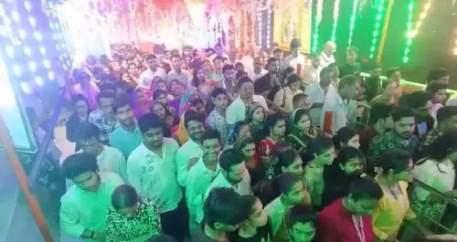 शारदीय नवरात्र 2026: तीसरे दिन मां चंद्रघंटा के दर्शन को देशभर के मंदिरों में उमड़े श्रद्धालु