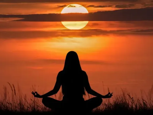 क्या शरीर के लिए आहार के साथ 'सूर्य स्नान' भी अनिवार्य है? जानें तीन महत्वपूर्ण कदम