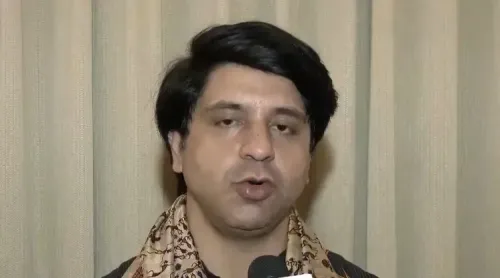 क्या शशि थरूर का भाई-भतीजावाद वाला लेख साहसिक कार्य है?