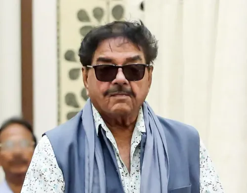 How Did Shatrughan Sinha Honor Dev Anand's Legacy?