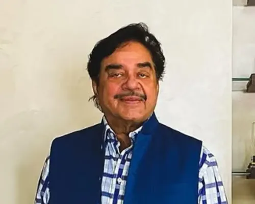Shatrughan Sinha Celebrates Legacy of Sunil Dutt and Vinod Khanna After Viewing 'Dhurandhar'