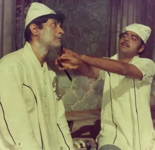 How Does Shatrughan Sinha Honor the 'Stylish & Evergreen' Dev Anand on His 14th Death Anniversary?