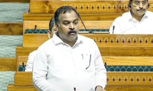क्या कांग्रेस सांसद ने लोकसभा में स्थगन प्रस्ताव पेश कर एसआईआर प्रक्रिया रोकने की मांग की?