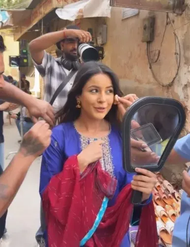 शहनाज गिल का 'शीशा' गाने पर धमाकेदार डांस, टीम संग वीडियो वायरल