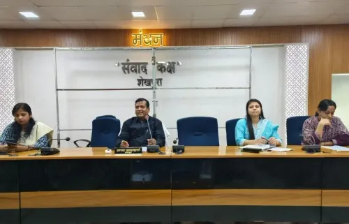 शेखपुरा में 'मिशन राशन कार्ड' अभियान: 26,595 वंचित परिवारों तक पहुँचेगा अनाज, 13 अगस्त तक रोज़ 209 कार्ड जारी होंगे
