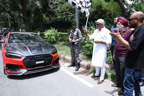 Shekhawat flags off Delhi–Srinagar–Leh Modball Run