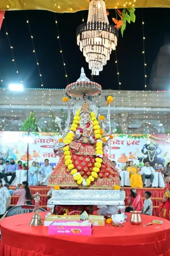 Shekhawat honours dancers at Jodhpur Navratri Mahotsav