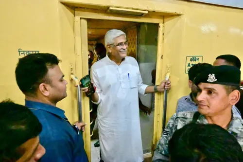 Shekhawat Meets BJP Workers at Bikaner Station