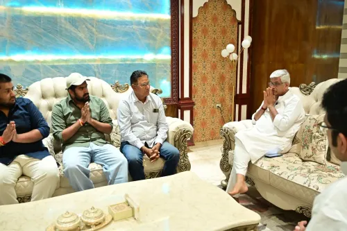 Shekhawat Offers Condolences to Bereaved Families in Bikaner