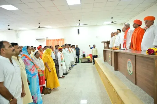 Shekhawat Salutes BJP Workers at Jaisalmer Meet