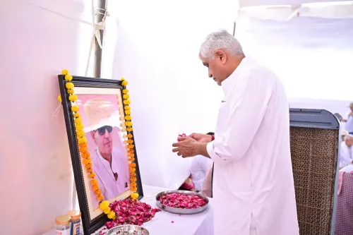Shekhawat visits Jodhpur villages to console bereaved families