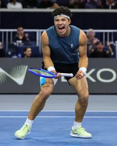 Can Shelton Overcome Shapovalov in SF Thriller to Face Fritz in Dallas Final?