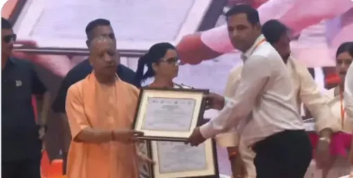 मुख्यमंत्री शिक्षक कैशलेस चिकित्सा योजना लॉन्च: योगी बोले — स्वास्थ्य की चिंता सरकार करेगी, शिक्षा पर ध्यान दें शिक्षक