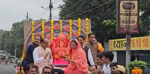 Ganesh Chaturthi 2026: Shivraj Singh Chouhan brings Ganesh idol home in Bhopal