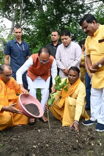 Shivraj plants sapling at Bhopal Smart City Park, urges 'Vriksh Mitra' pledge