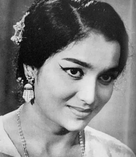 आशा पारेख की आत्मकथा: गीता बाली ने रानीखेत शूटिंग पर किया था मेकअप, शम्मी कपूर से जताई थी गोद लेने की इच्छा
